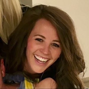 Meet your Posher, Abigail